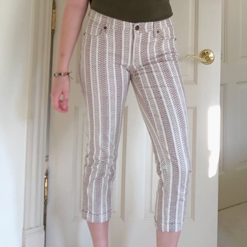LOFT patterned capri pants